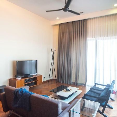 The Suites At Waterside Straits Quay By Plush Bagan Jermal Екстер'єр фото