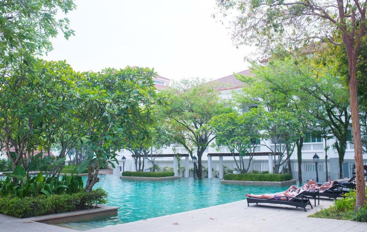 The Suites At Waterside Straits Quay By Plush Bagan Jermal Екстер'єр фото