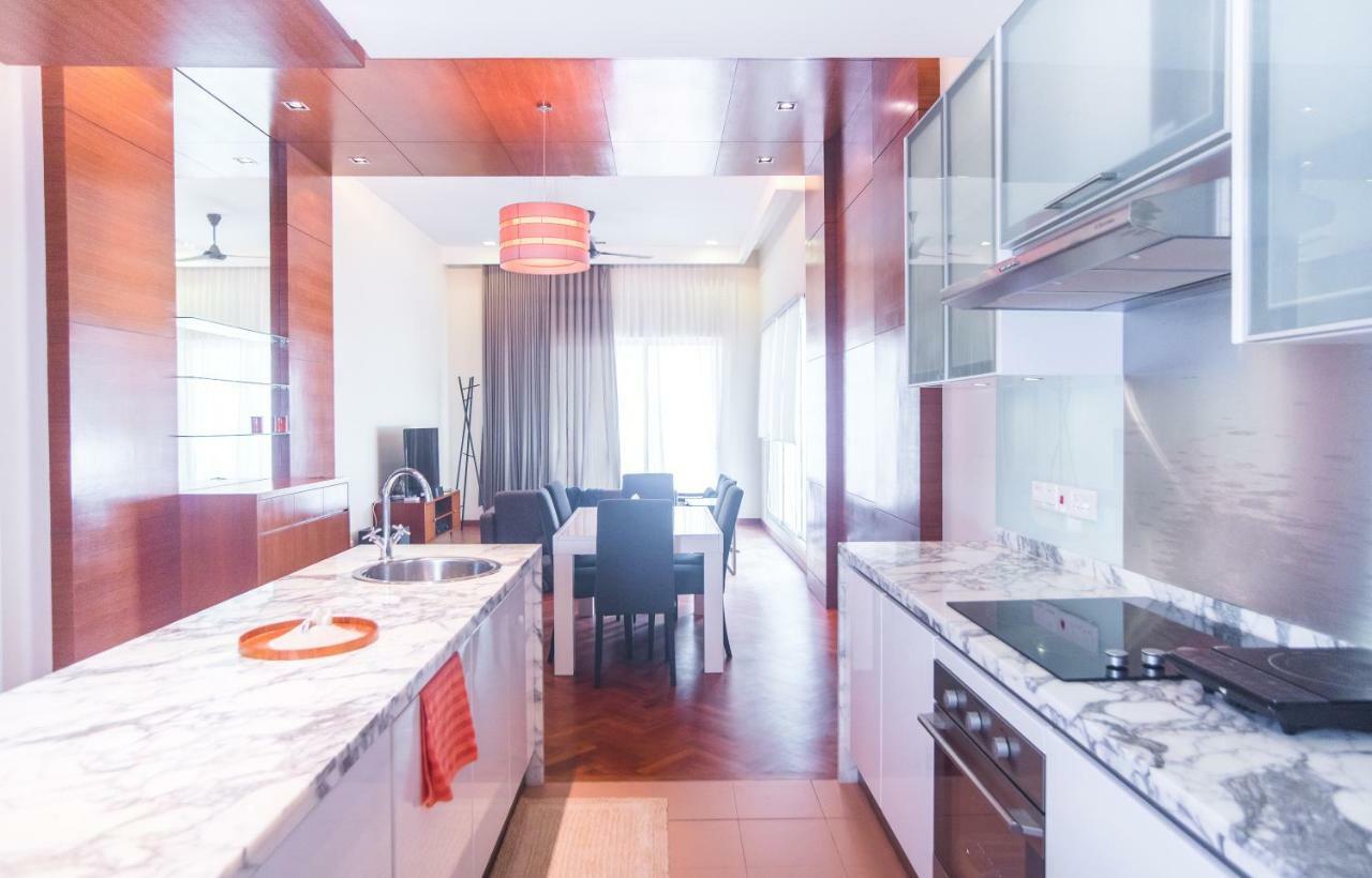 The Suites At Waterside Straits Quay By Plush Bagan Jermal Екстер'єр фото